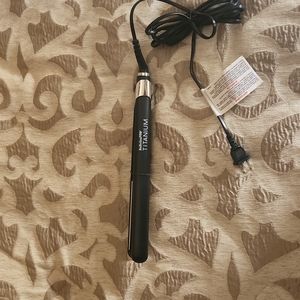 BaBylissPRO titanium flat iron
